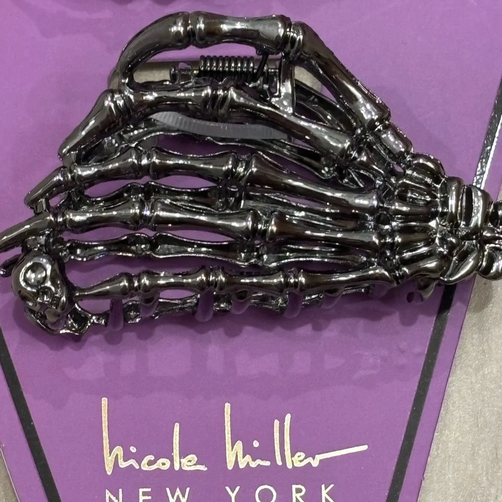 NWT Nicole Miller NY Black Widow & Skeleton hand hair claw clips